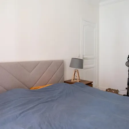 Charming In Montmartre 巴黎