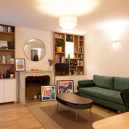 Appartement Charming In Montmartre